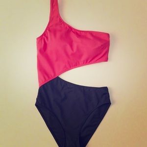 Abercrombie One Shoulder Swim 👙